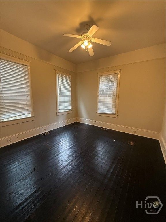Image 10 of property listing at 115 W 37th Street, Savannah, GA 31401