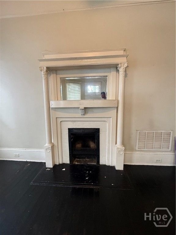 Image 19 of property listing at 115 W 37th Street, Savannah, GA 31401