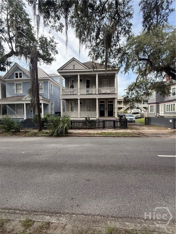 Image 4 of property listing at 115 W 37th Street, Savannah, GA 31401