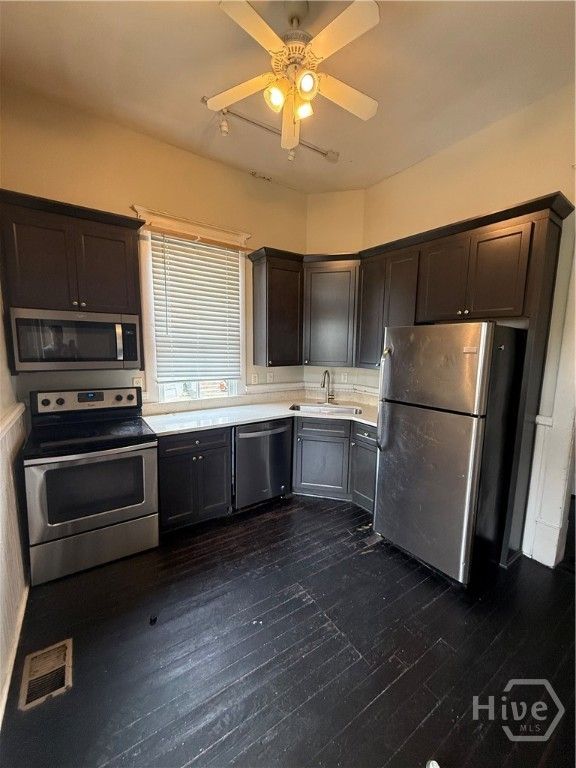Image 7 of property listing at 115 W 37th Street, Savannah, GA 31401