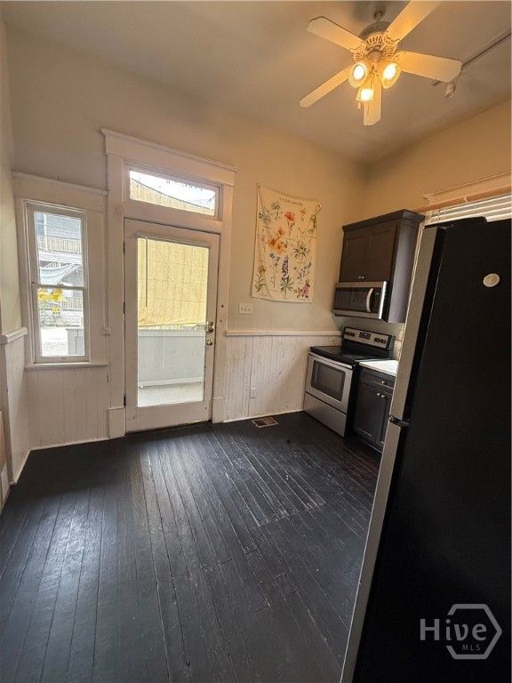 Image 8 of property listing at 115 W 37th Street, Savannah, GA 31401