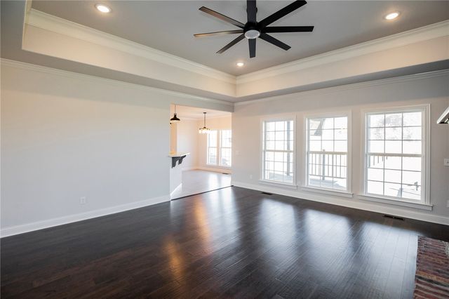 294 Arlington Way, Tontitown, AR 72762