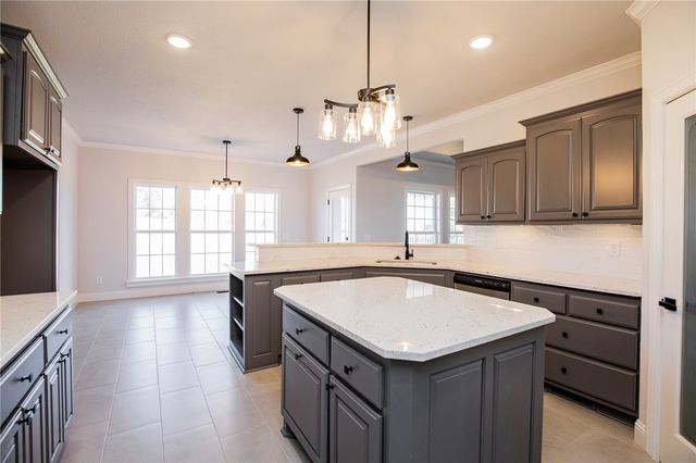 294 Arlington Way, Tontitown, AR 72762