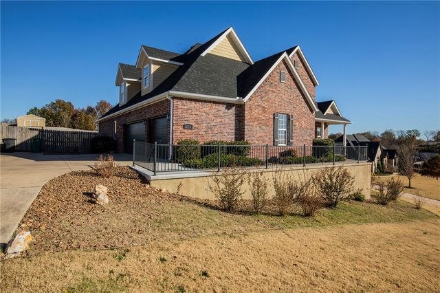 294 Arlington Way, Tontitown, AR 72762