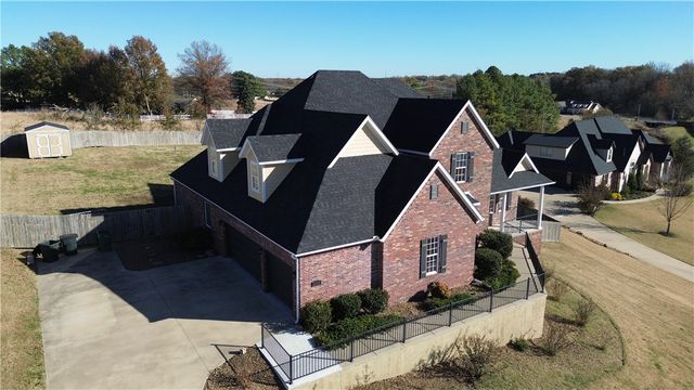 294 Arlington Way, Tontitown, AR 72762