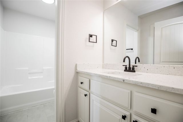 294 Arlington Way, Tontitown, AR 72762