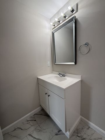 1635 Osgood St 2, North Andover, MA 01845