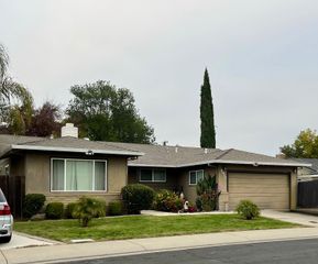 2217 Colonial Ct, Stockton, CA 95209