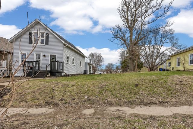 1106 9th Street SE, Cedar Rapids, IA 52401
