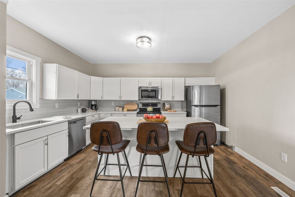 1106 9th Street SE, Cedar Rapids, IA 52401