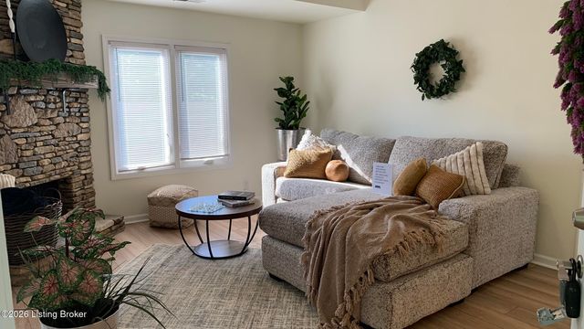 278 Moser Rd, Louisville, KY 40223