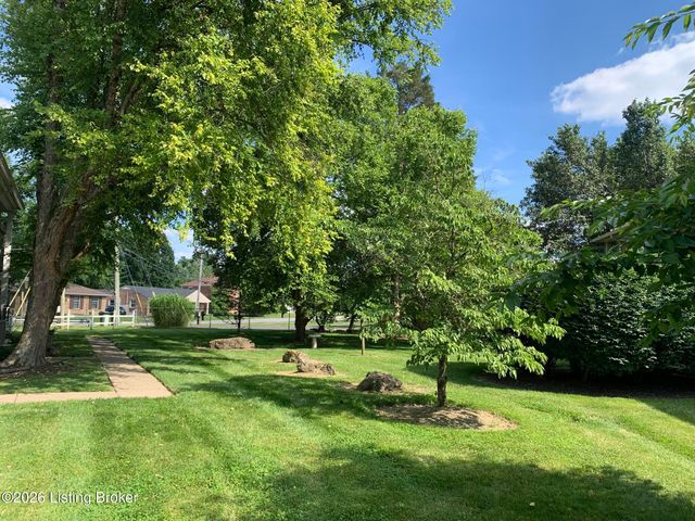 278 Moser Rd, Louisville, KY 40223