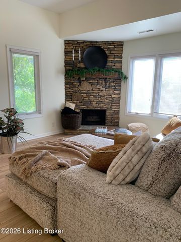 278 Moser Rd, Louisville, KY 40223