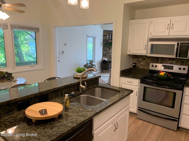 278 Moser Rd, Louisville, KY 40223