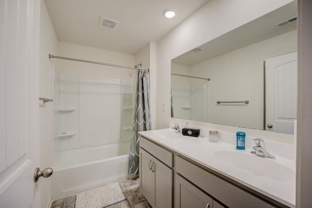 70 DRIFTWOOD LOOP, Oakland, TN 38060