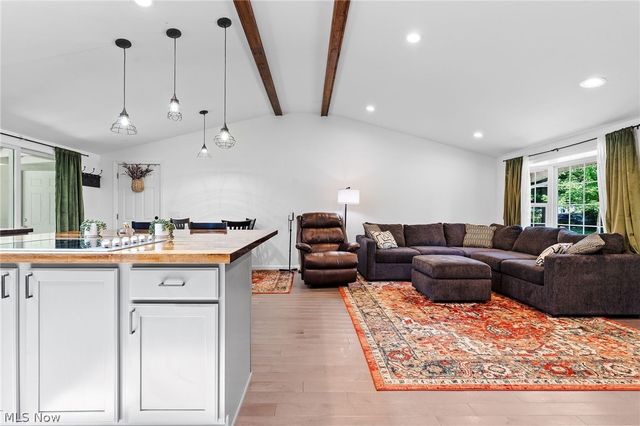 8800 Stoneman Road, Streetsboro, OH 44241