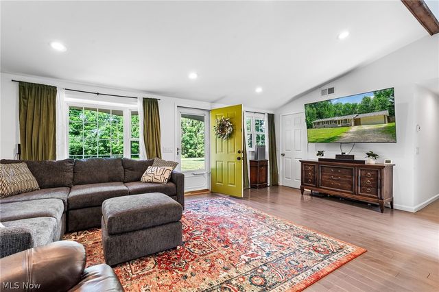 8800 Stoneman Road, Streetsboro, OH 44241