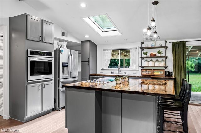8800 Stoneman Road, Streetsboro, OH 44241