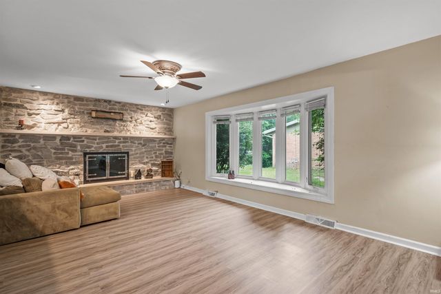 409 N Meadow Lane, Hartford City, IN 47348