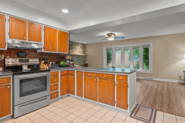 409 N Meadow Lane, Hartford City, IN 47348