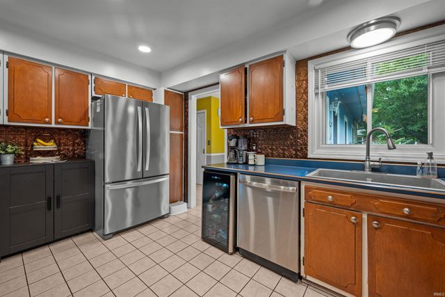 409 N Meadow Lane, Hartford City, IN 47348