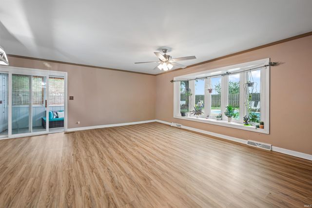 409 N Meadow Lane, Hartford City, IN 47348