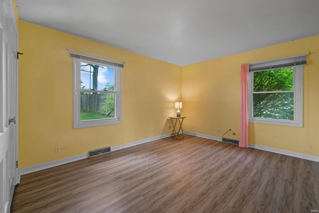 409 N Meadow Lane, Hartford City, IN 47348