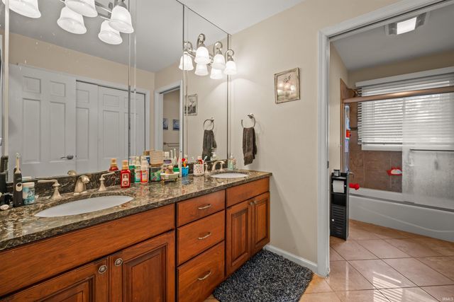 409 N Meadow Lane, Hartford City, IN 47348