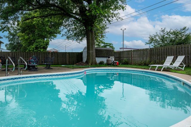 409 N Meadow Lane, Hartford City, IN 47348