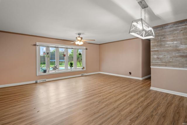 409 N Meadow Lane, Hartford City, IN 47348