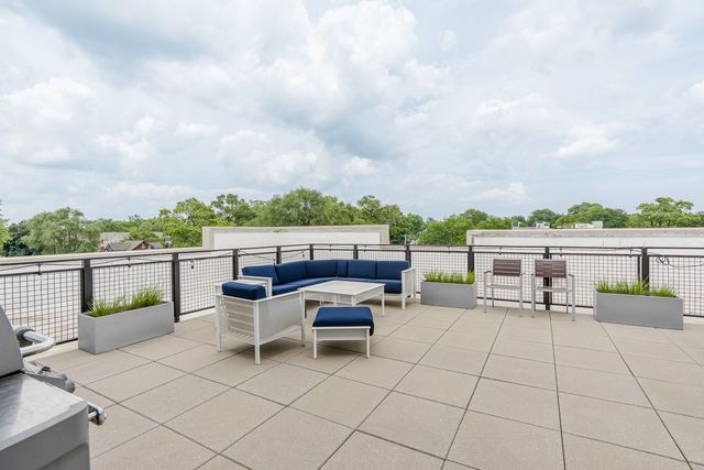 101 W Liberty Street 415, Barrington, IL 60010