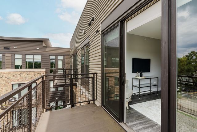 101 W Liberty Street 415, Barrington, IL 60010