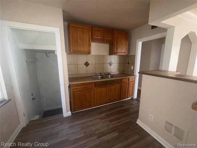 5546 Lodewyck Street, Detroit, MI 48224