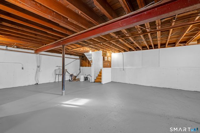 25 Hilldale Road, West Hartford, CT 06117