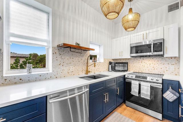 709 SW 9th Court, Delray Beach, FL 33444