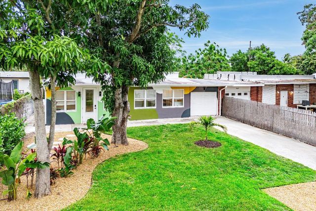 709 SW 9th Court, Delray Beach, FL 33444