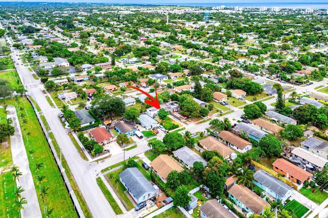 709 SW 9th Court, Delray Beach, FL 33444