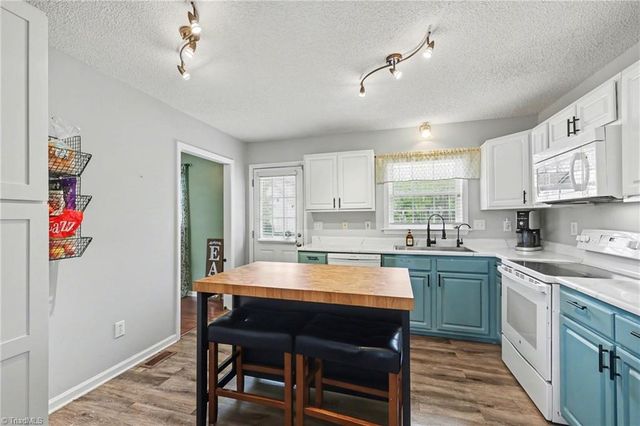 4045 Lenora Drive, Winston-salem, NC 27107