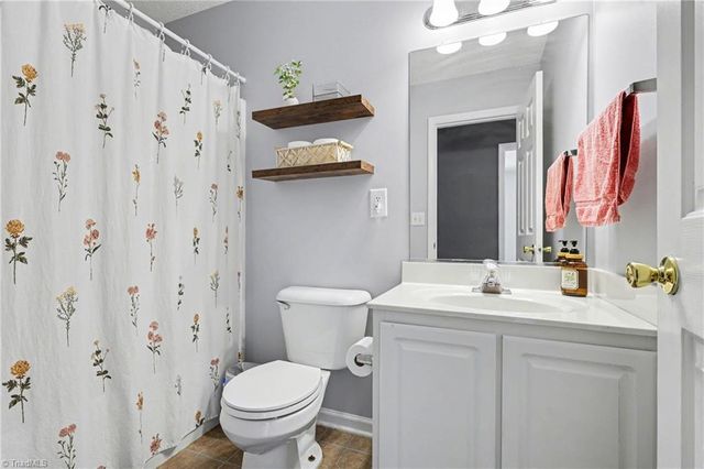 4045 Lenora Drive, Winston-salem, NC 27107