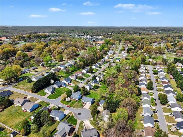 4045 Lenora Drive, Winston-salem, NC 27107