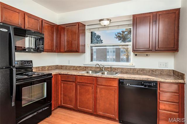 1951 Greenpoint Drive 204, St Louis, MO 63122