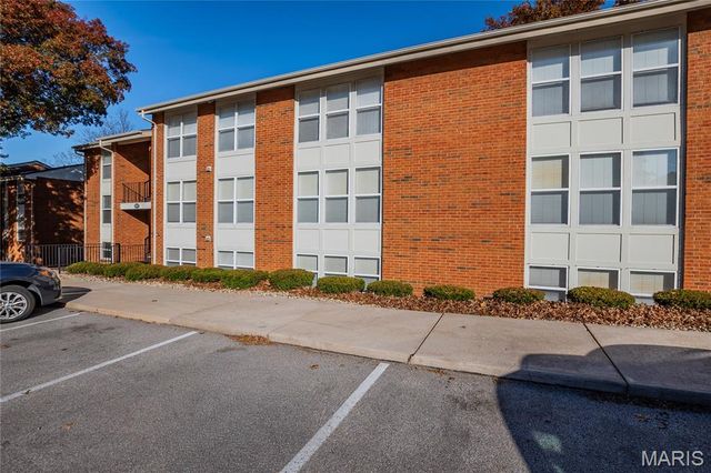 1951 Greenpoint Drive 204, St Louis, MO 63122