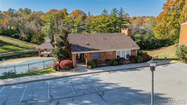 1951 Greenpoint Drive 204, St Louis, MO 63122