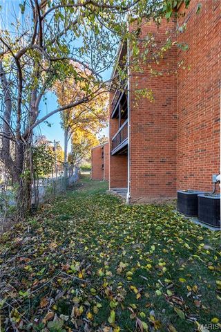 1951 Greenpoint Drive 204, St Louis, MO 63122