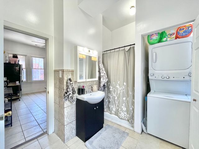 2947 W Cortland Street 2F, Chicago, IL 60647