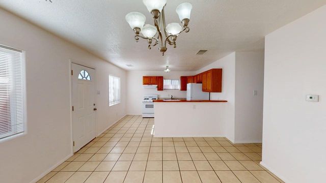 313 McKnight Avenue NE C, Albuquerque, NM 87102