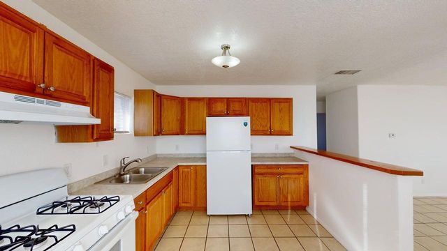 313 McKnight Avenue NE C, Albuquerque, NM 87102