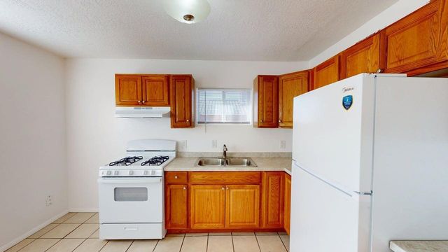 313 McKnight Avenue NE C, Albuquerque, NM 87102