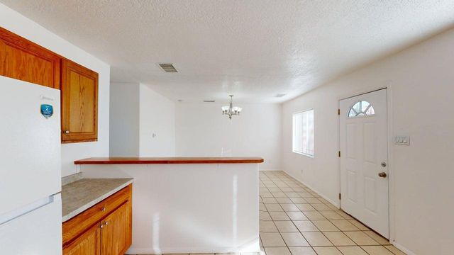 313 McKnight Avenue NE C, Albuquerque, NM 87102