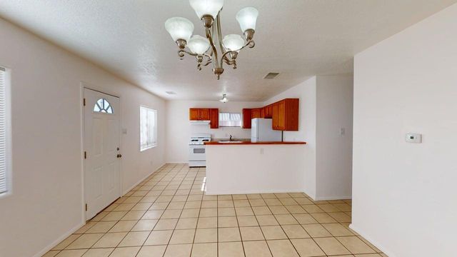313 McKnight Avenue NE C, Albuquerque, NM 87102